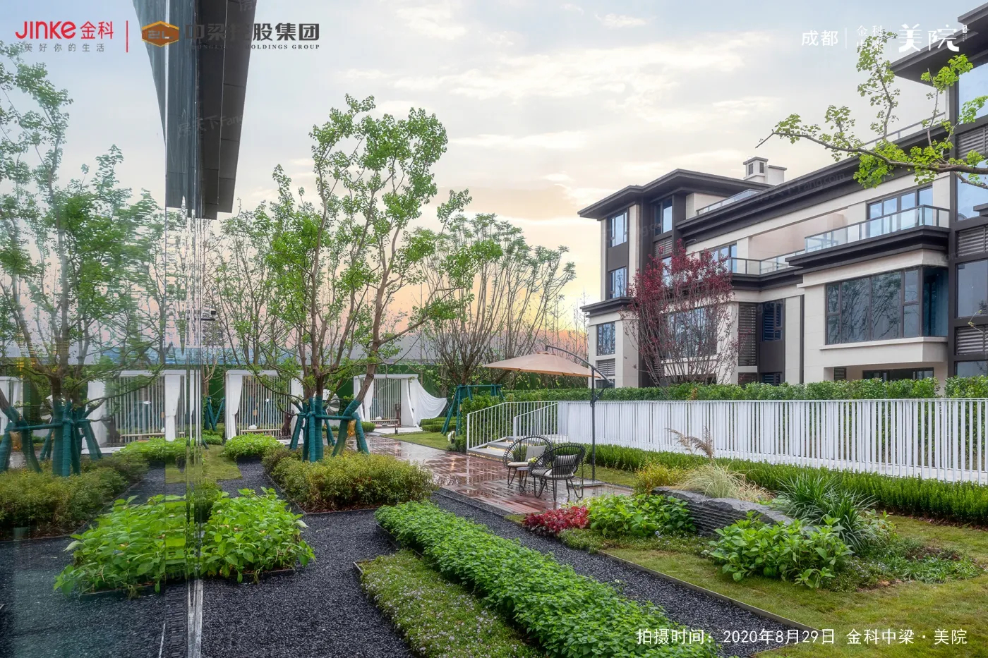 金科中梁美院3室2厅2卫南朝向1600.00元/月出租