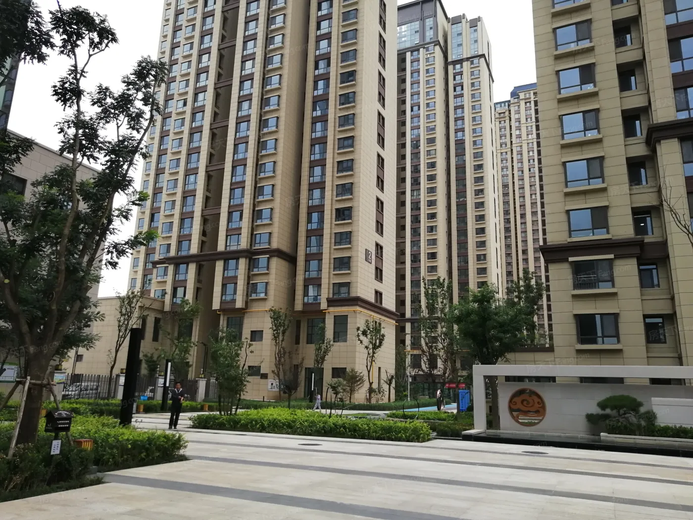 西港星汇国际3室2厅2卫南北朝向3800.00元/月出租