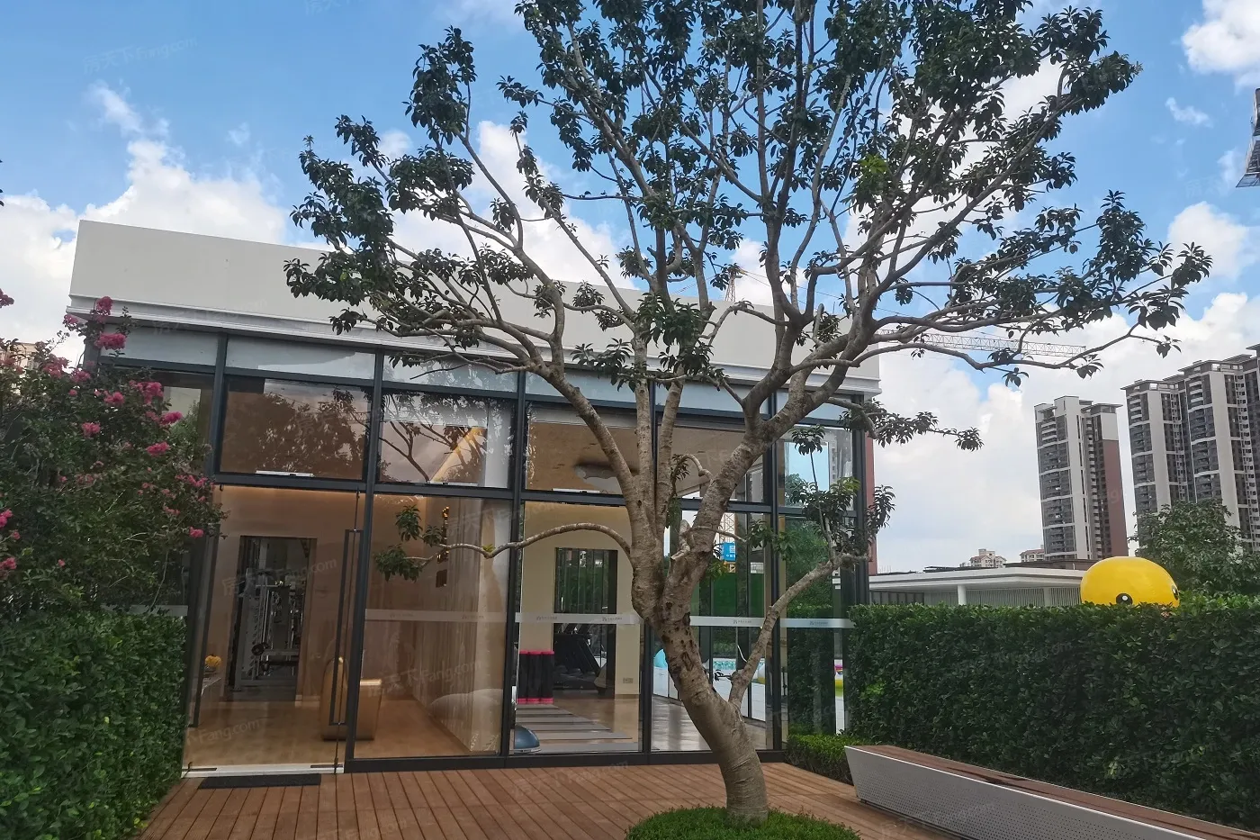 中海左岸澜庭3室2厅2卫东南朝向3500.00元/月出租