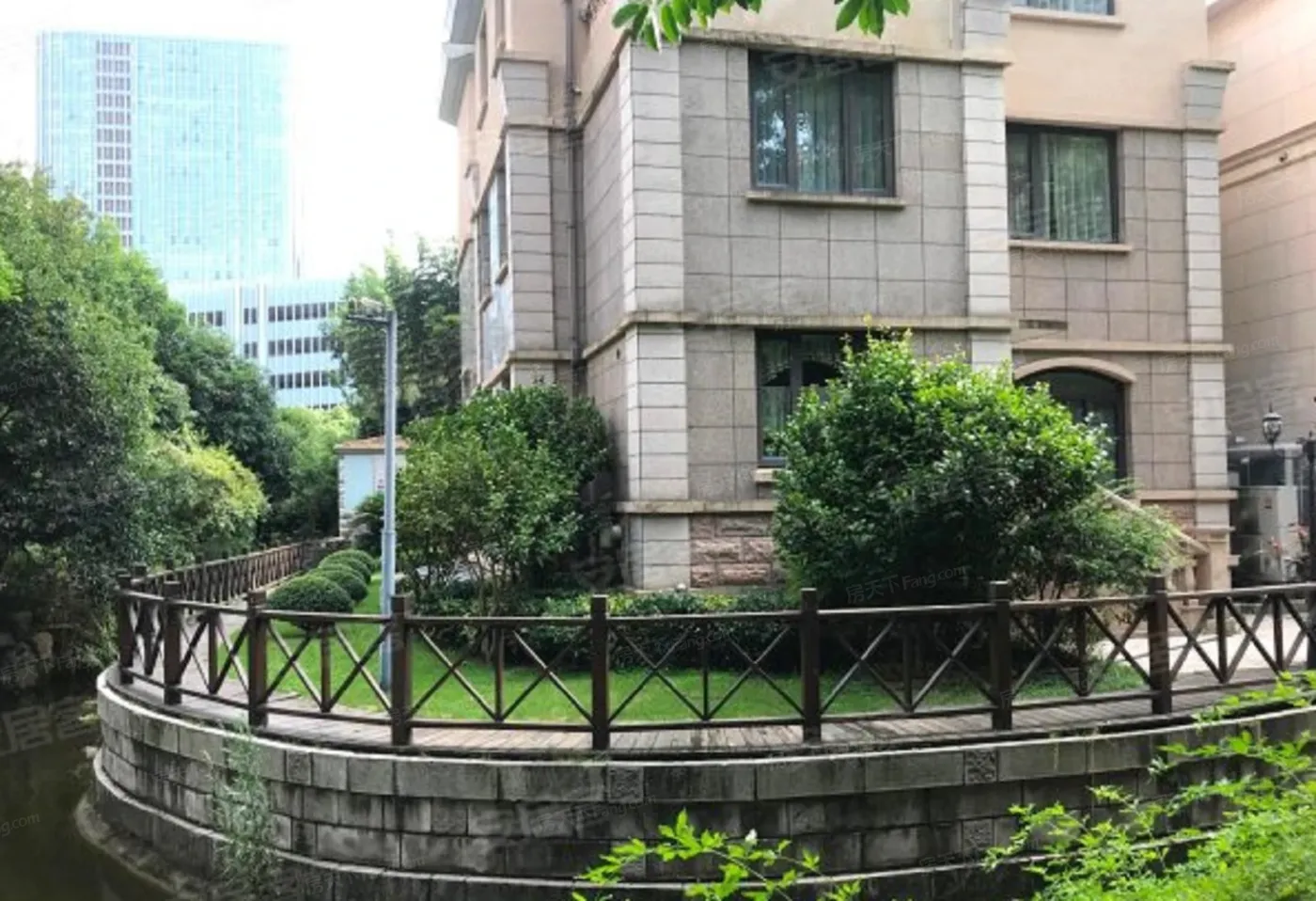 同人花园别墅3室2厅2卫南朝向3000.00元/月出租