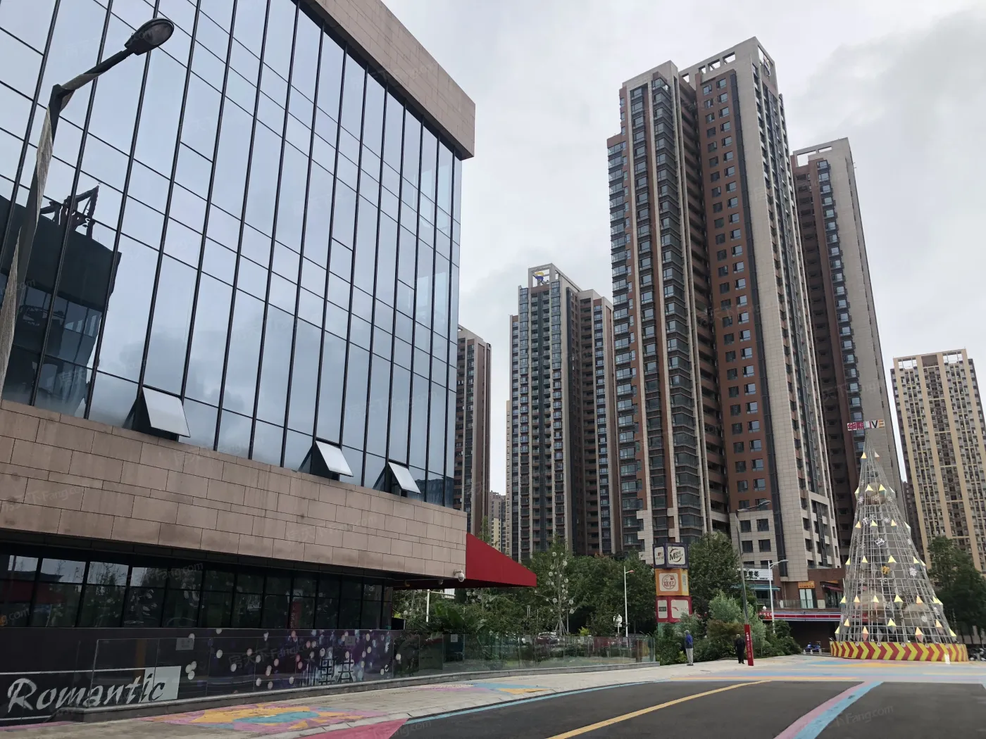 华熙LIVE5282室1厅1卫东南朝向3000.00元/月出租