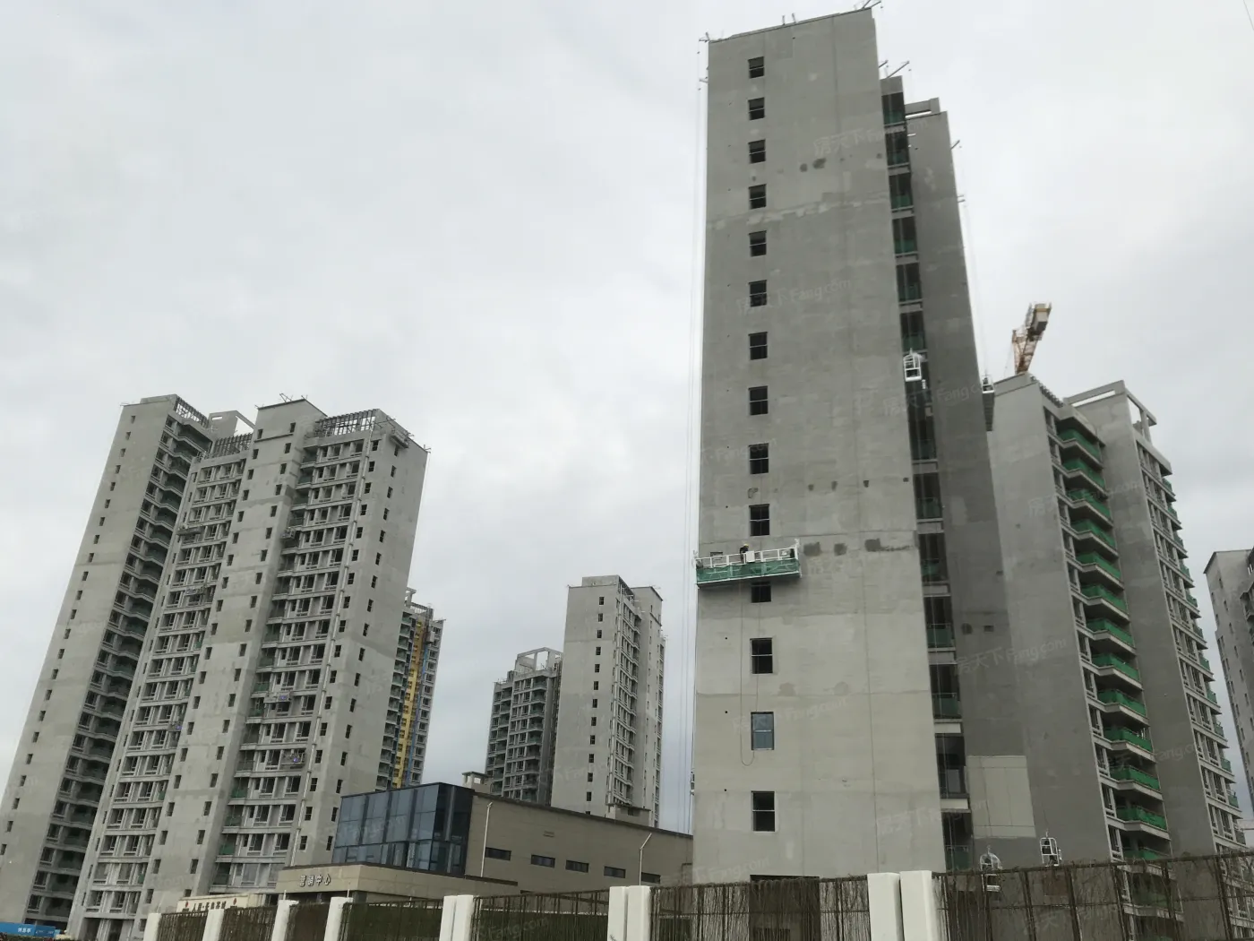 人居长岛荟城2室2厅2卫南朝向1700.00元/月出租