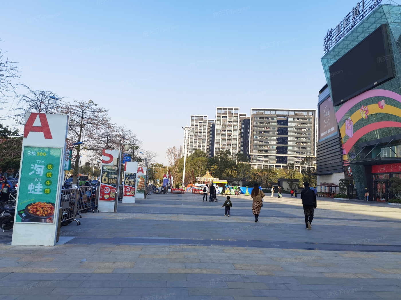 实景图:销售中心门口实景图