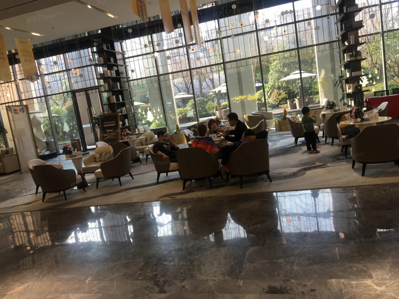 鑫苑御景台4室2厅2卫东南朝向3000.00元/月出租