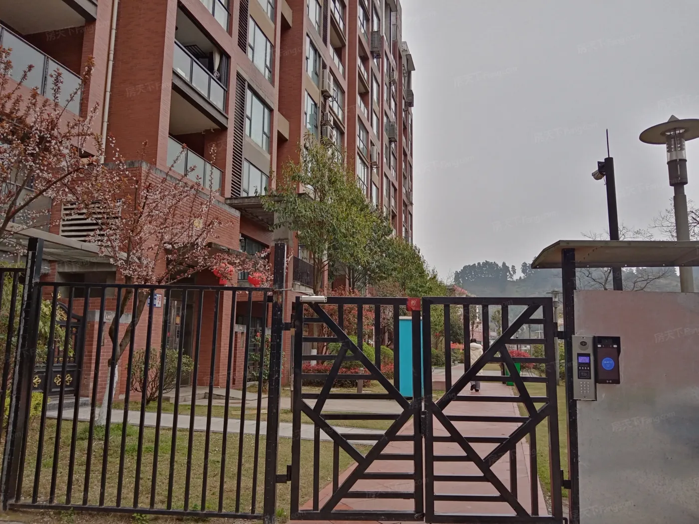 保利春天大道5室2厅3卫南朝向2000.00元/月出租