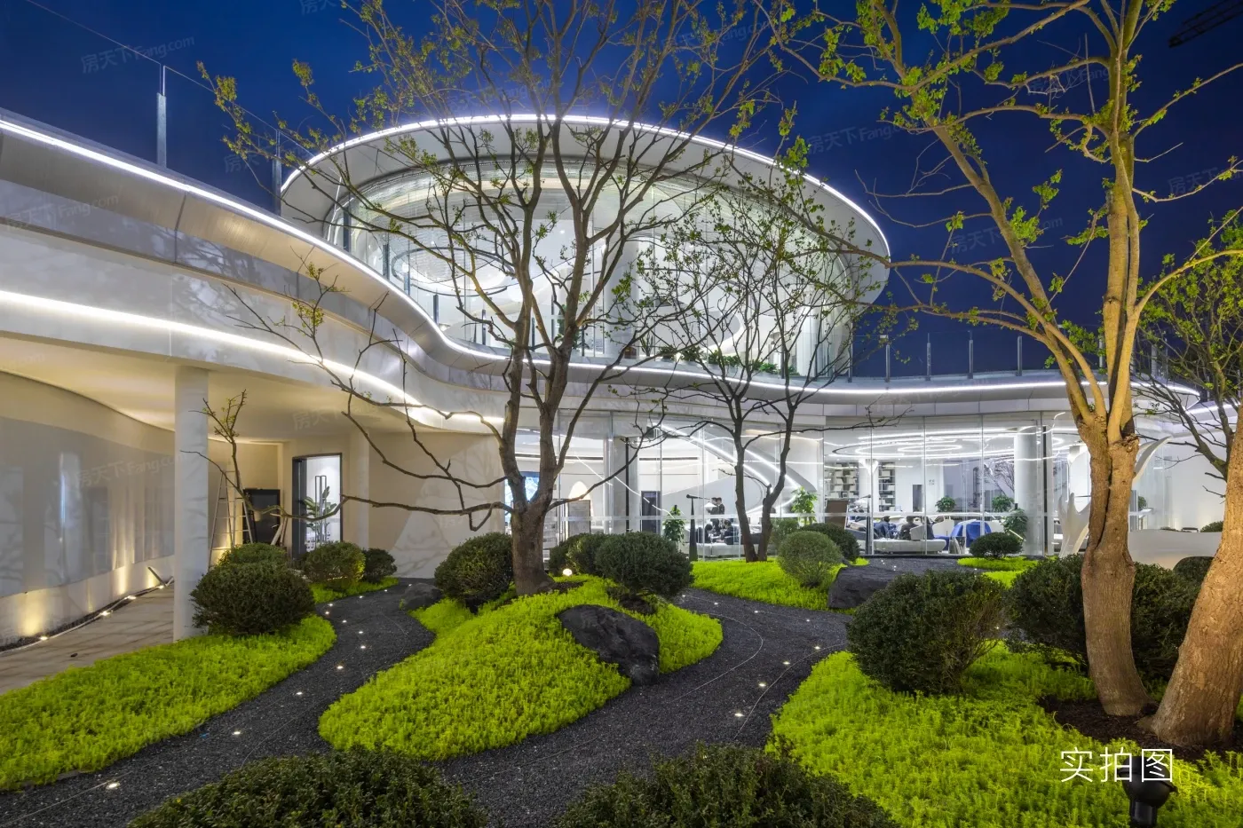 港龙美的·未来映3室2厅2卫南朝向2300.00元/月出租