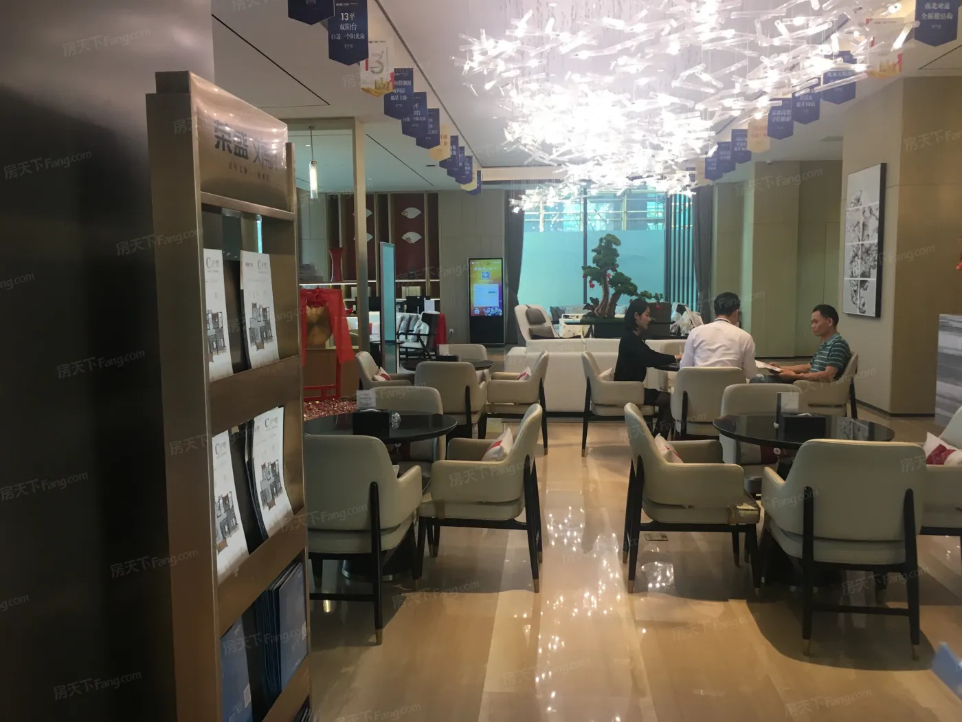 荣盛·文博府4室2厅2卫南北朝向2150.00元/月出租