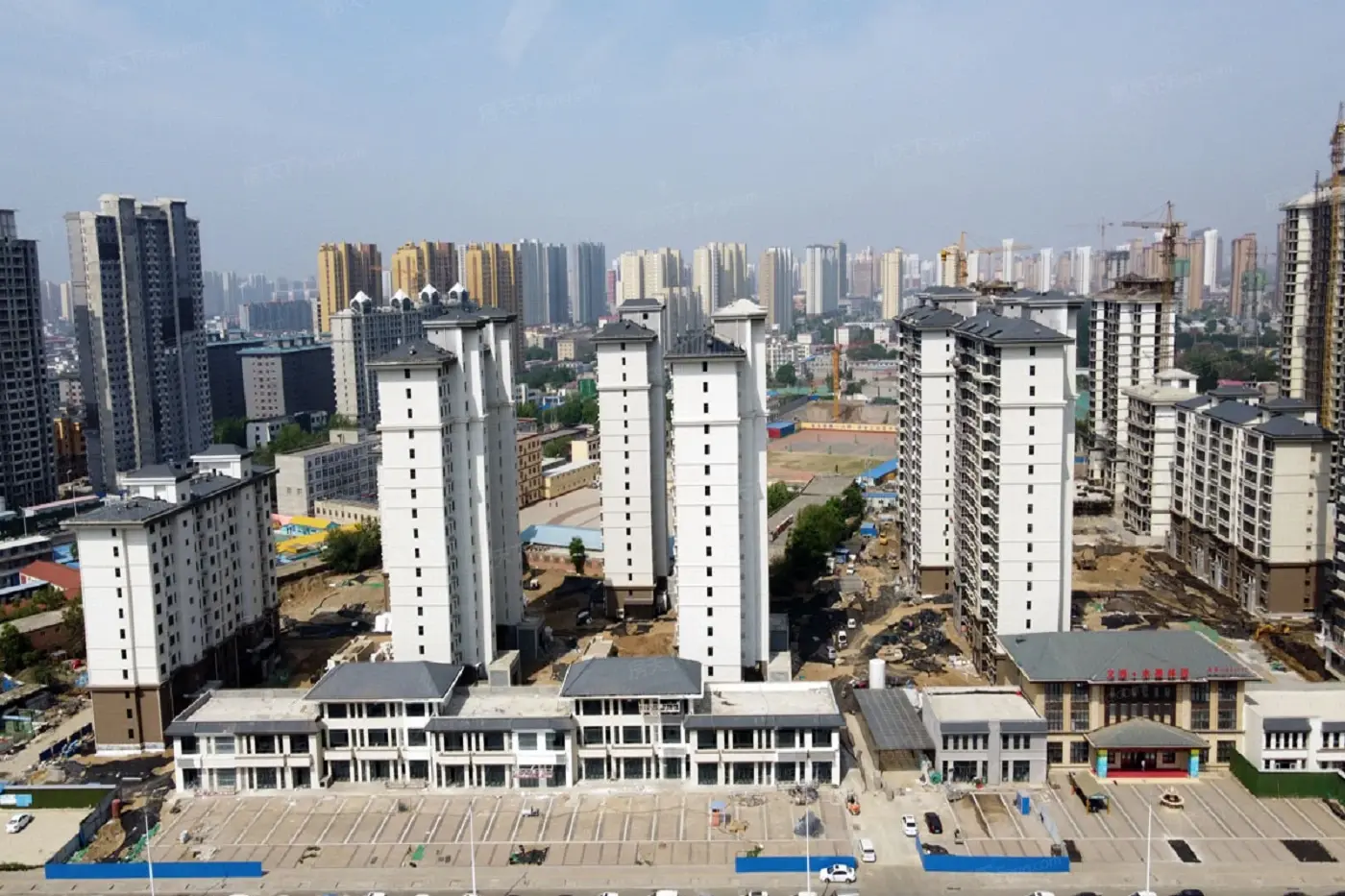 实景图:5.11日群体楼栋实拍