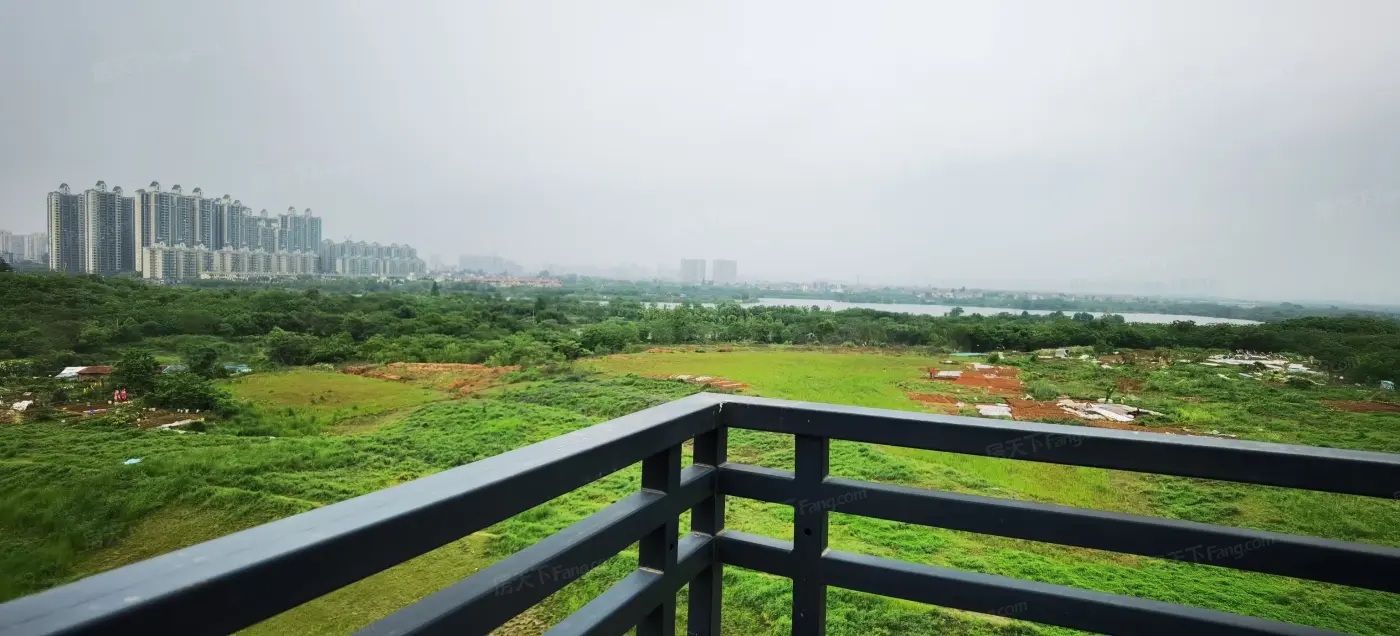 实景图:洋房瞰湖