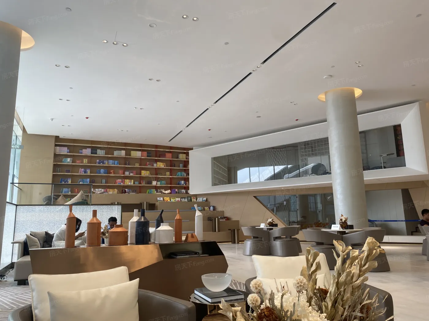 星河WORLD-公园三号3室1厅2卫南朝向2700.00元/月出租