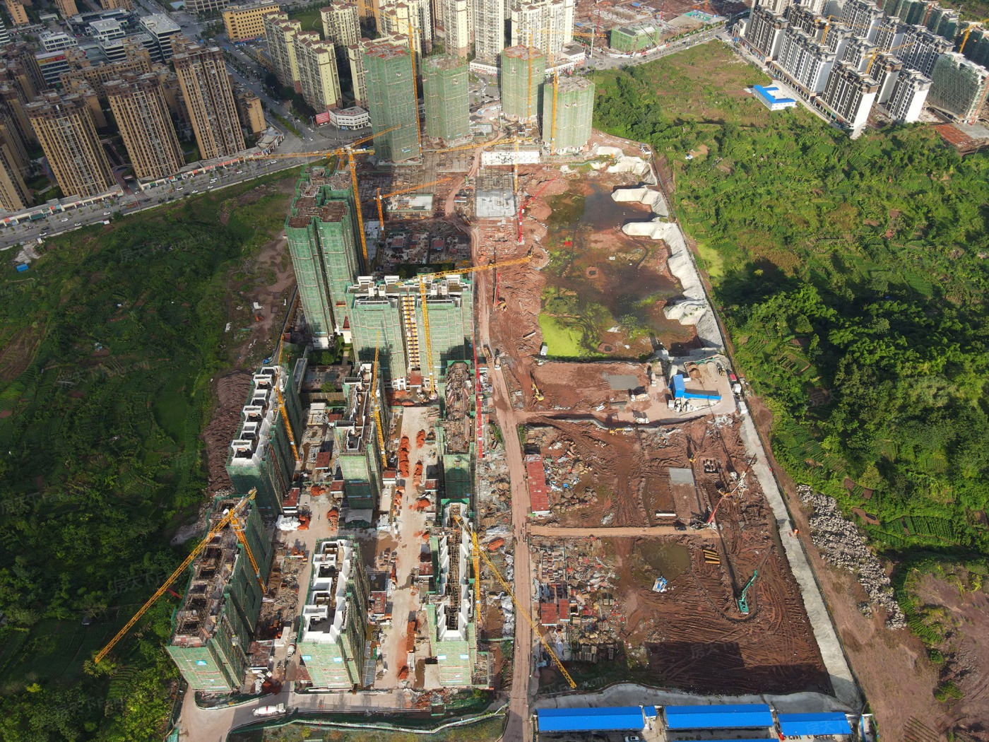 实景图:<a style='color:blue;' href='https://guangan.newhouse.fang.com/loupan/3222125190.htm' target='_blank'>吾悦公馆</a>8月工程进度