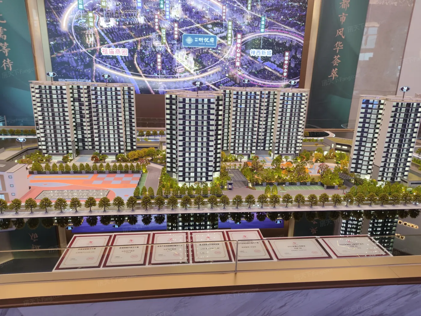 弘阳德商昕悦府3室2厅2卫南朝向3000.00元/月出租