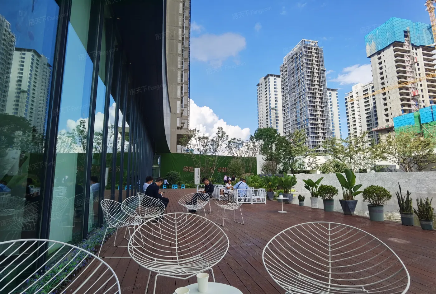 璀璨臻樾1室1厅1卫东南朝向1500.00元/月出租