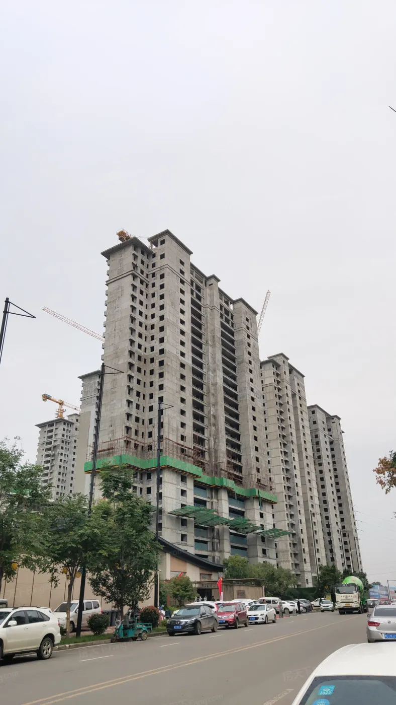 绿都中梁青云赋3室2厅2卫南北朝向800.00元/月出租