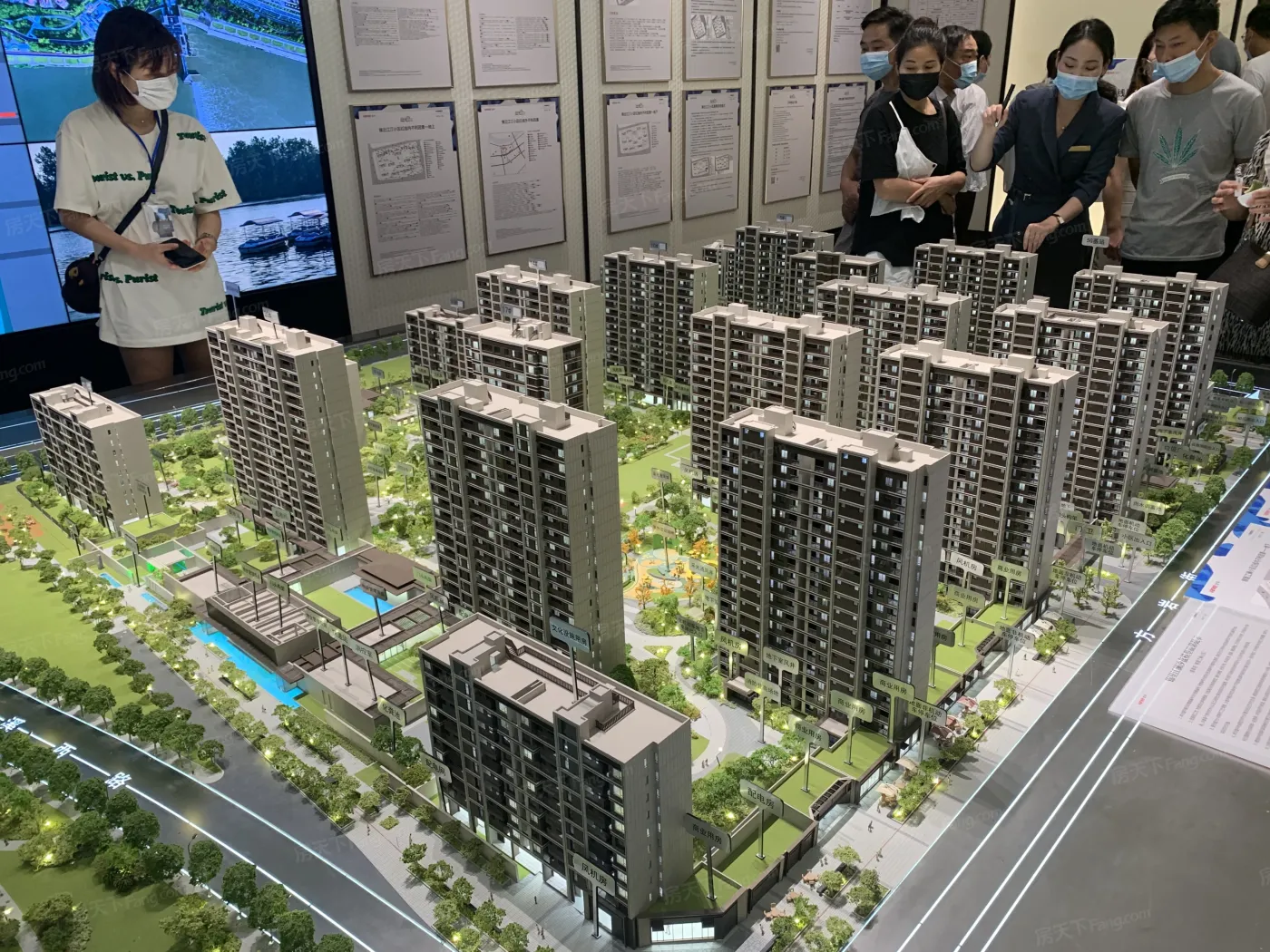 万科·锦里江澜3室2厅1卫南北朝向2500.00元/月出租