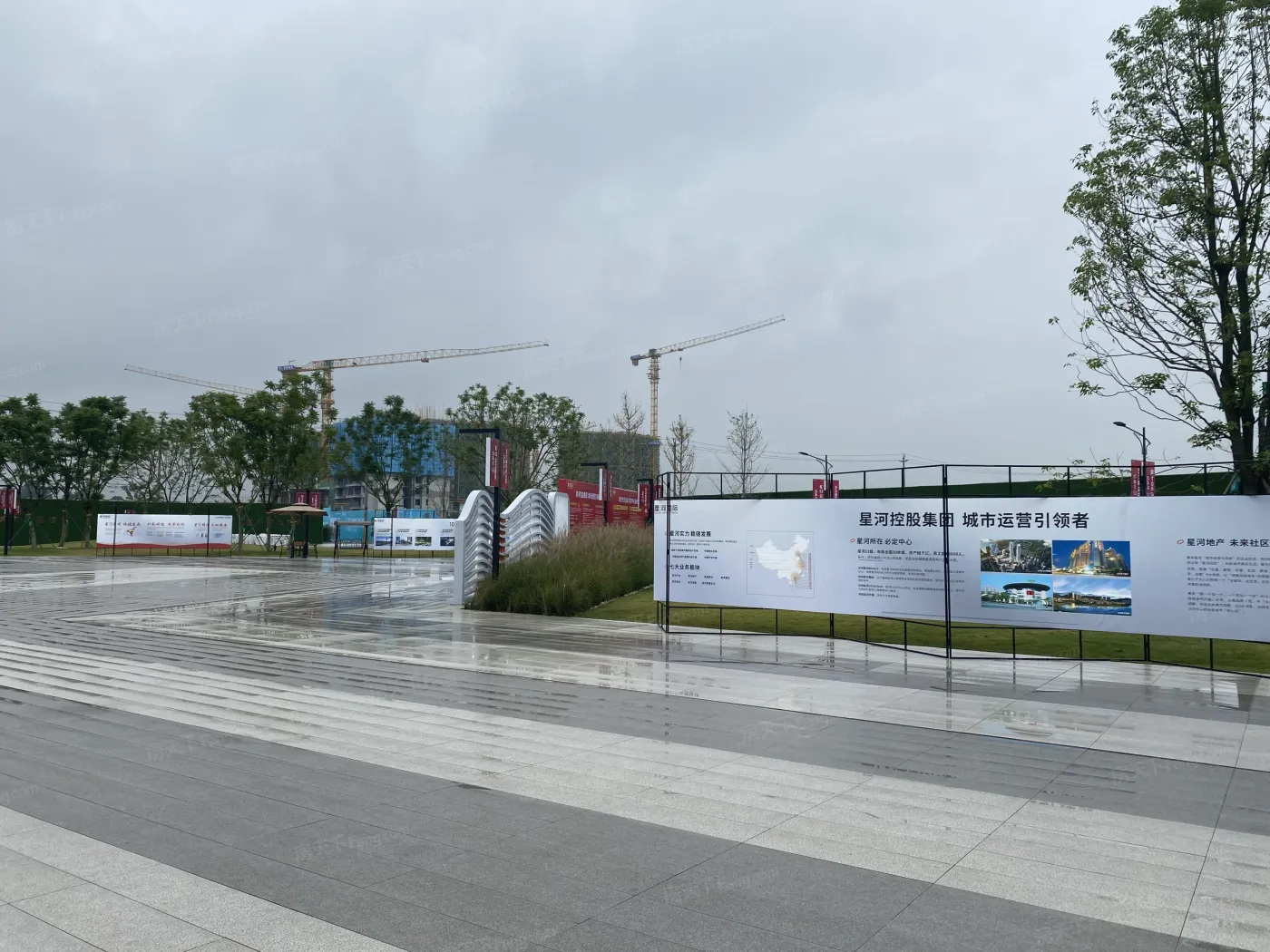 星河WORLD-公园三号4室2厅2卫东南朝向1300.00元/月出租