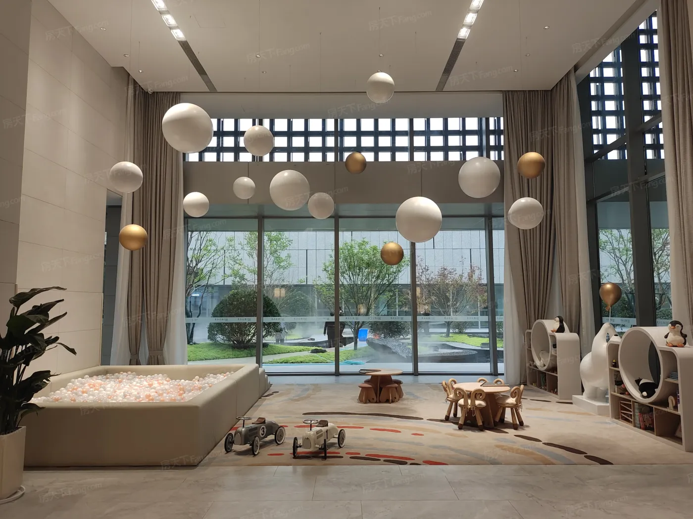 金地·都会风華3室2厅2卫南北朝向3000.00元/月出租