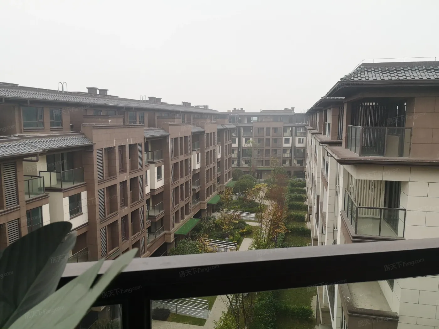 金辉新城半岛云著5室3厅3卫东南北朝向5420.00元/月出租