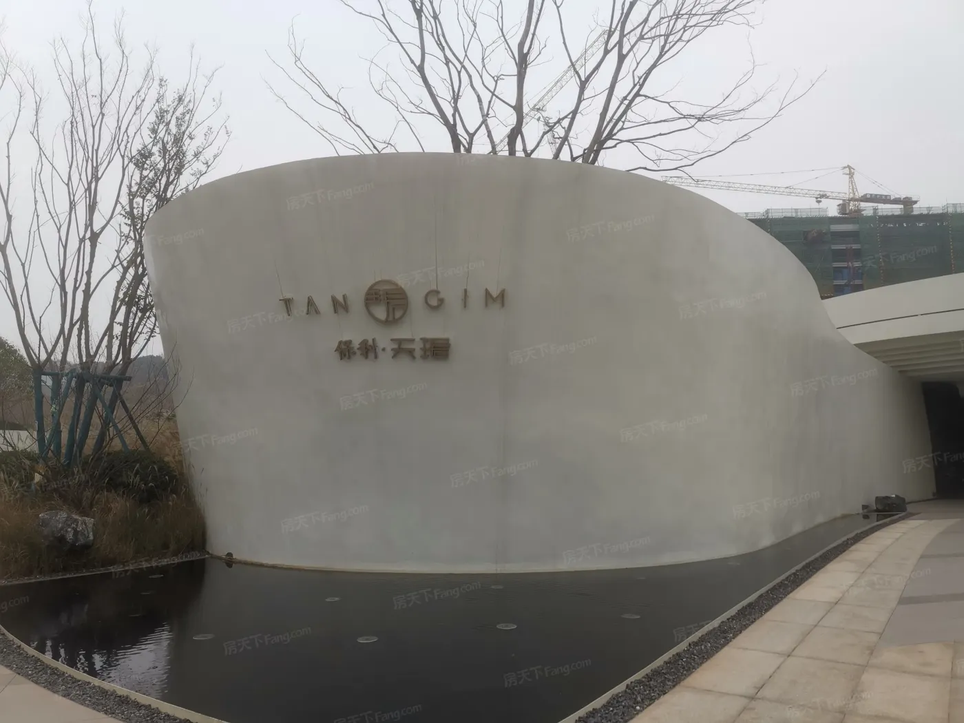 保利天珺3室2厅2卫南朝向1800.00元/月出租