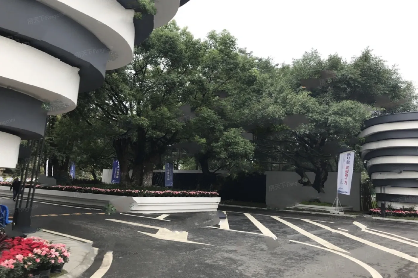 水天花月兰亭旭3室2厅2卫西北朝向1300.00元/月出租