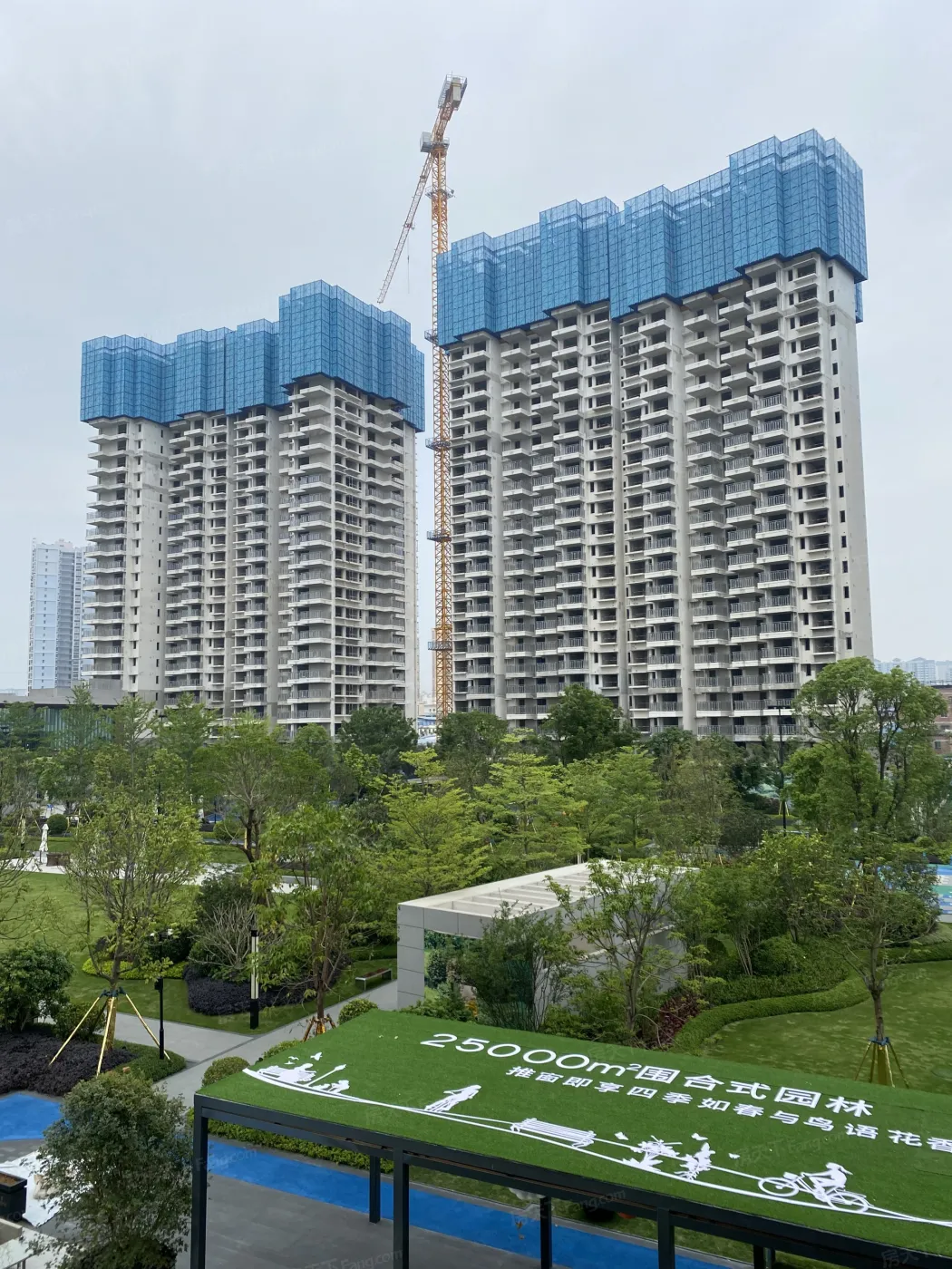 荣和伍壹大道4室2厅2卫南北朝向2500.00元/月出租