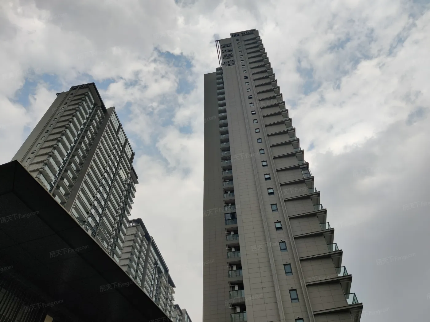 复地雲極3室2厅2卫东南朝向6500.00元/月出租