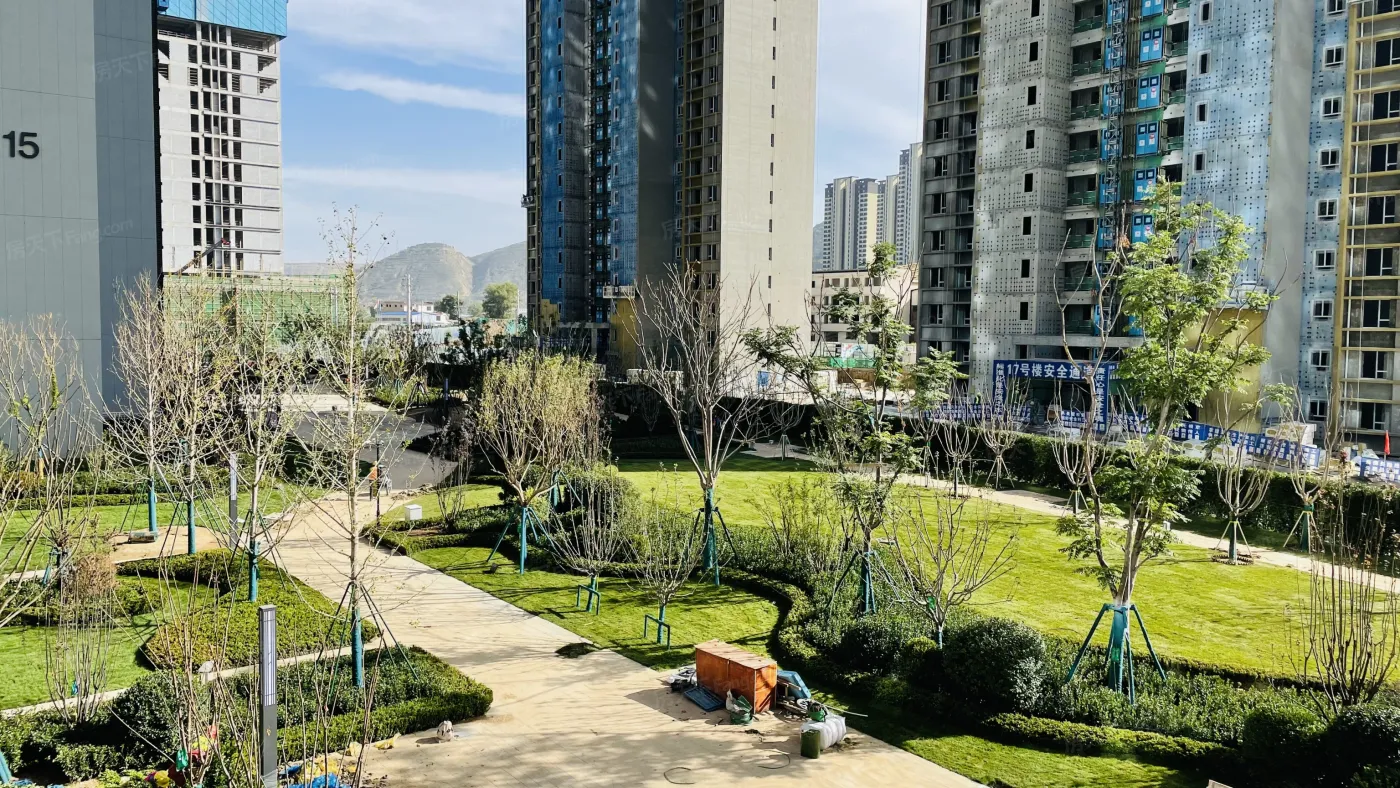 华润置地誉澜山4室2厅2卫南北朝向2600.00元/月出租