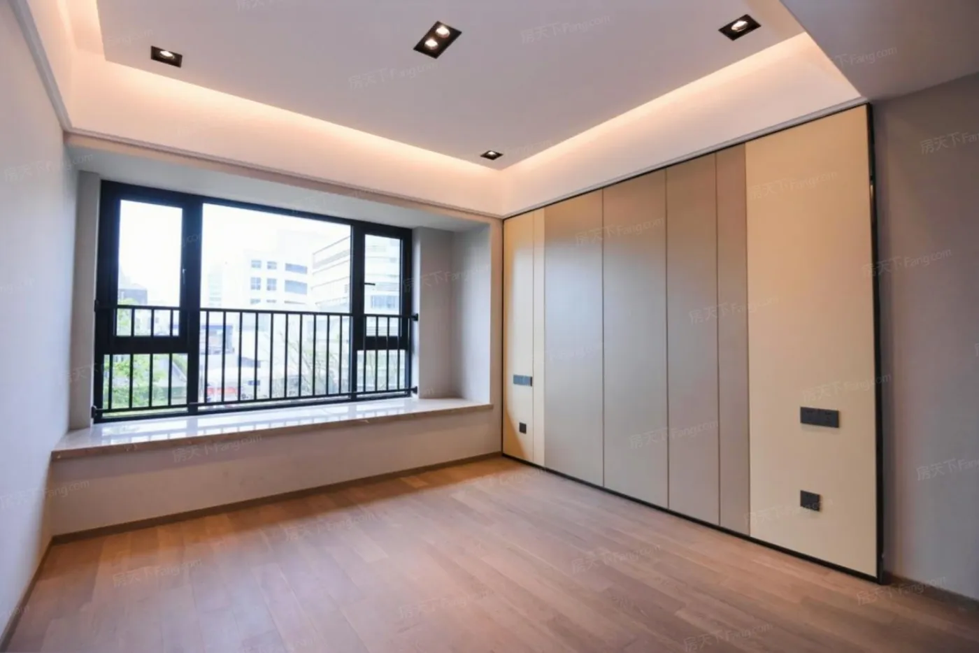 麓山上院4室2厅2卫南北朝向3200.00元/月出租