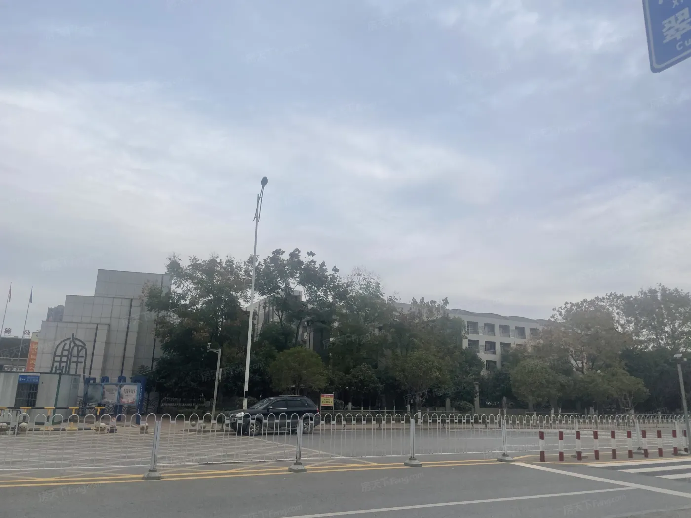 周南学府4室2厅3卫东南朝向4200.00元/月出租