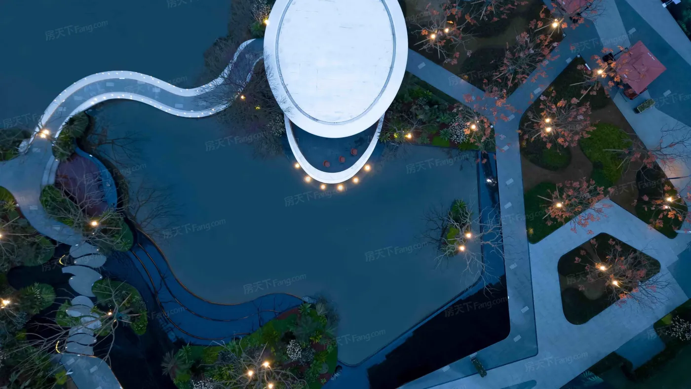 新希望锦粼湖院4室1厅2卫东西朝向4000.00元/月出租