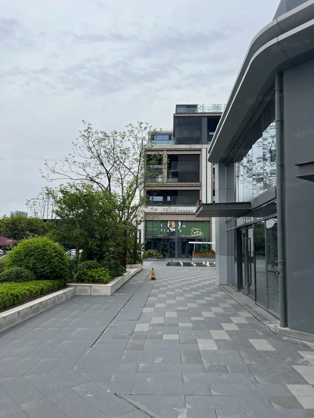 万科·菁蓉都会3室2厅2卫东南朝向3500.00元/月出租