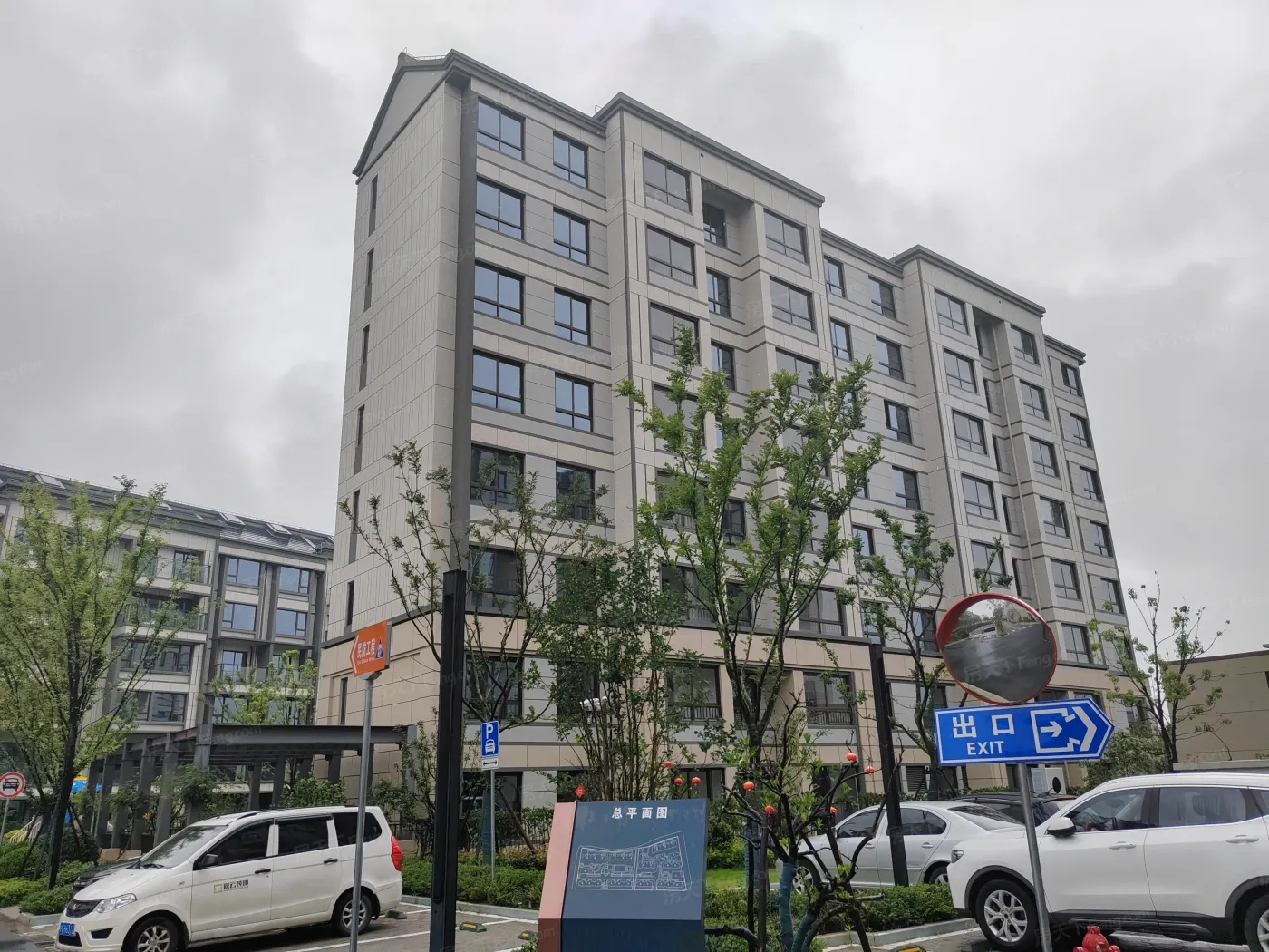 同润·朱韵澜庭3室2厅2卫南朝向4700.00元/月出租