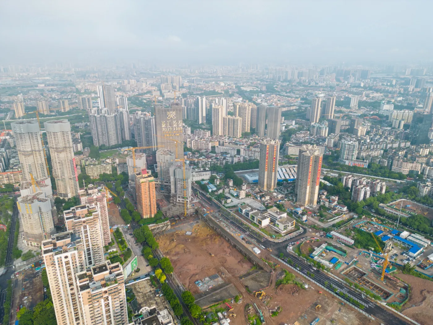 万科·理想花地·朗庭3室2厅2卫东南朝向7500.00元/月出租