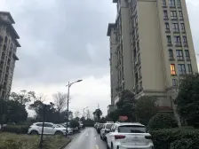 电梯房,顶楼复式,视野开阔,楼上有房间