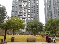 3号线轻轨站旁的精装修大一室 带家具家电拎包入住