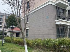 佘山家园南北通两房 中间楼层 一手动迁急售 有钥匙