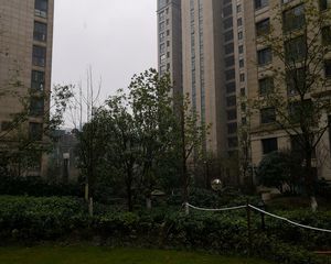 此房打铁关站是小区里在售户型中比较好的