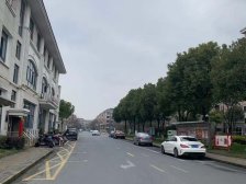 五楼,顶楼带阁楼,毛坯房,满5年唯1