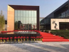 少有南临河大联排,自带电梯。天地同乐,其乐融融。