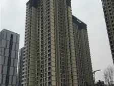 保税区 绿地新里樱园三房185万