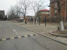 宏都一期 带下沉一楼为三室 二楼是地下