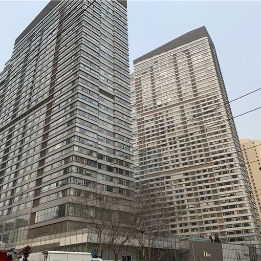 大连时代购物广场3室1厅1卫西朝向13000.00元/月出租