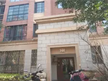 幸福时光四期 南北通透,采光好 装修好,环镜优美 视野好,诚心出售