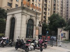 中间楼层精装修拎包及住家电齐全