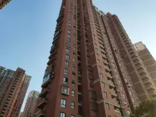 全城热推,次新2房,位置安静,车位充足,价格可谈