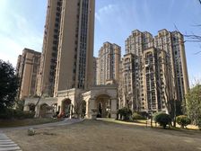 精装修,采光无遮挡,有入户花园。