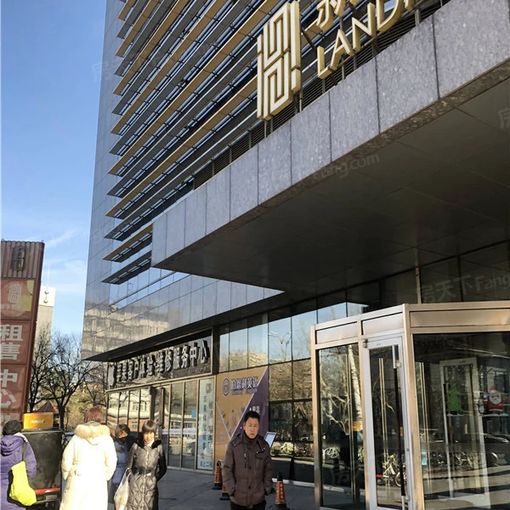 新华贸中心1室南朝向5000.00元/月出租