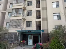 金色学府 南北通透,采光好 装修好,环镜优美 近地铁 周边匹套完善,,出行方便