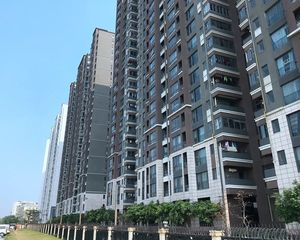 万科沁园南向花园大三房楼层好采光不错