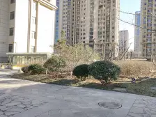 一楼带院带地下 南北院 两梯两户 精装修